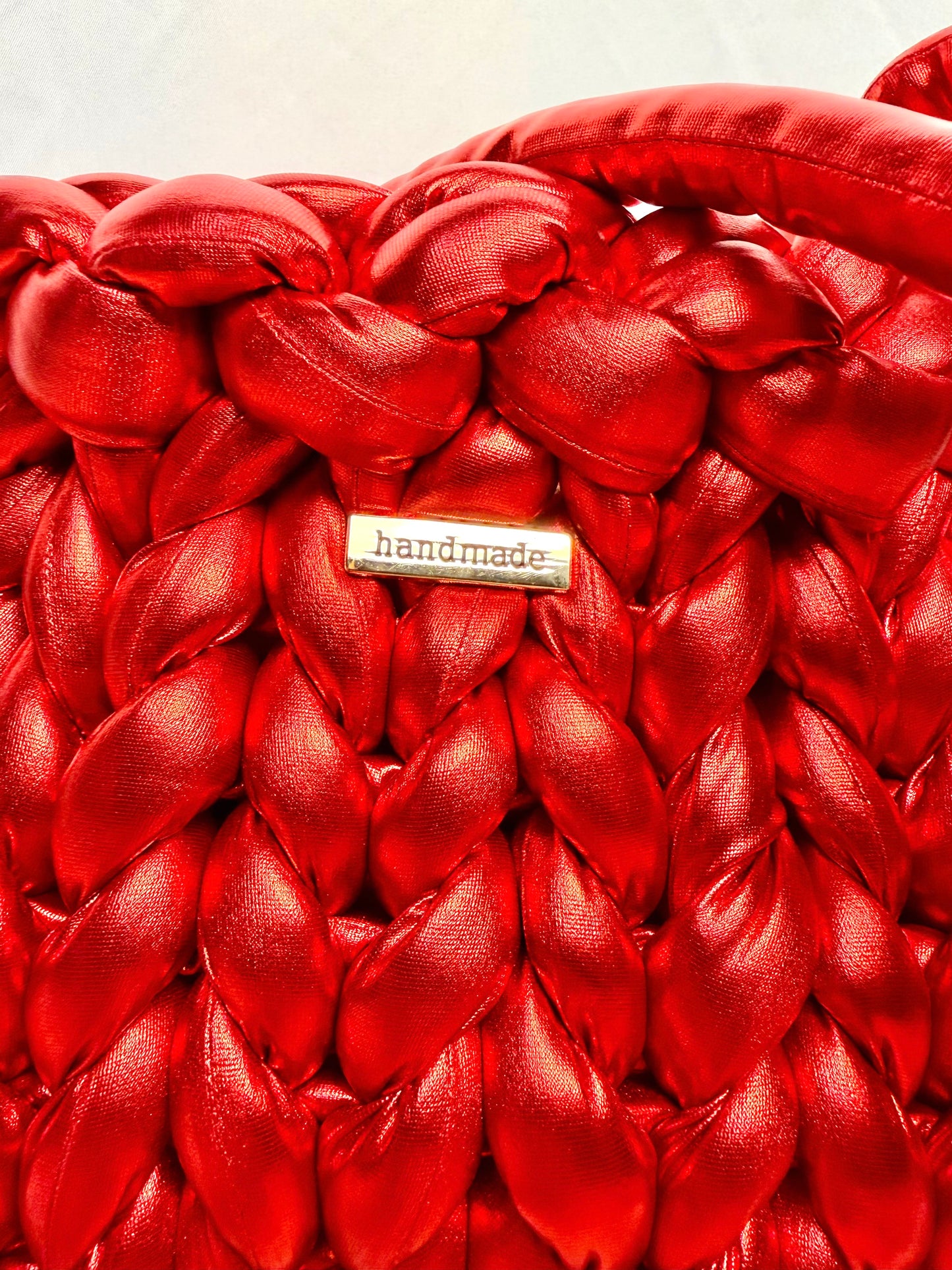 Borsa Handmade in Filato Marshmallow Rosso Metallizzato – Borsa Artigianale Intrecciata, Accessorio Unico e Morbido