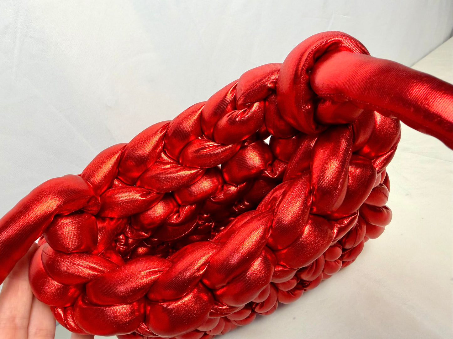 Borsa Handmade in Filato Marshmallow Rosso Metallizzato – Borsa Artigianale Intrecciata, Accessorio Unico e Morbido