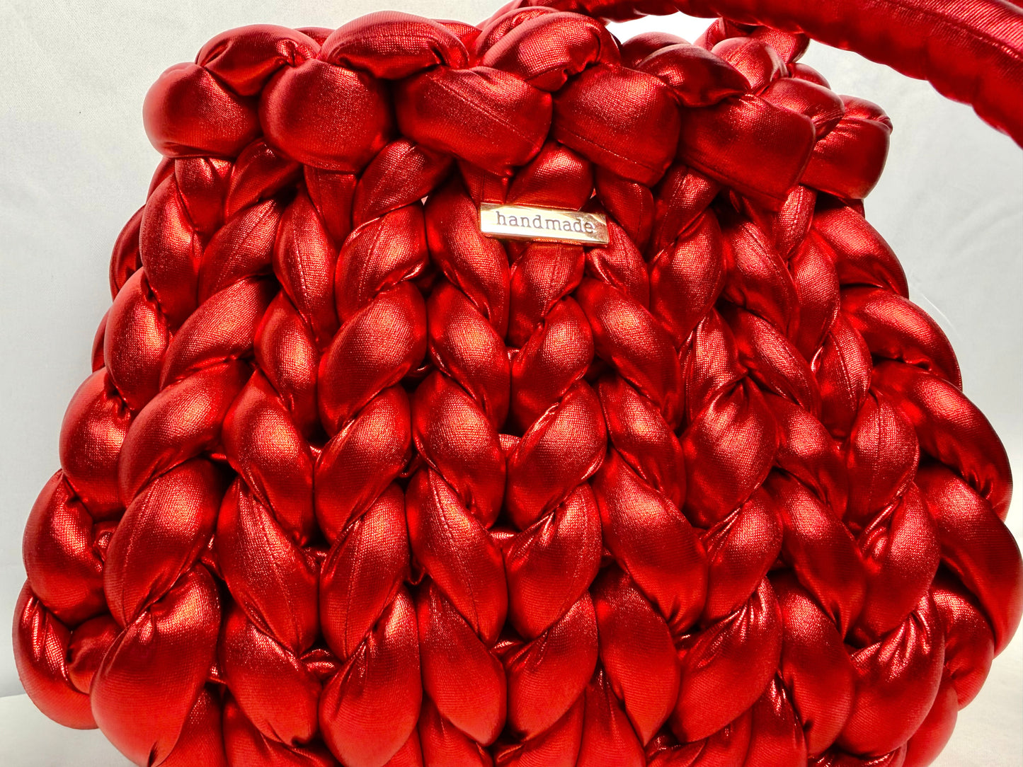 Borsa Handmade in Filato Marshmallow Rosso Metallizzato – Borsa Artigianale Intrecciata, Accessorio Unico e Morbido