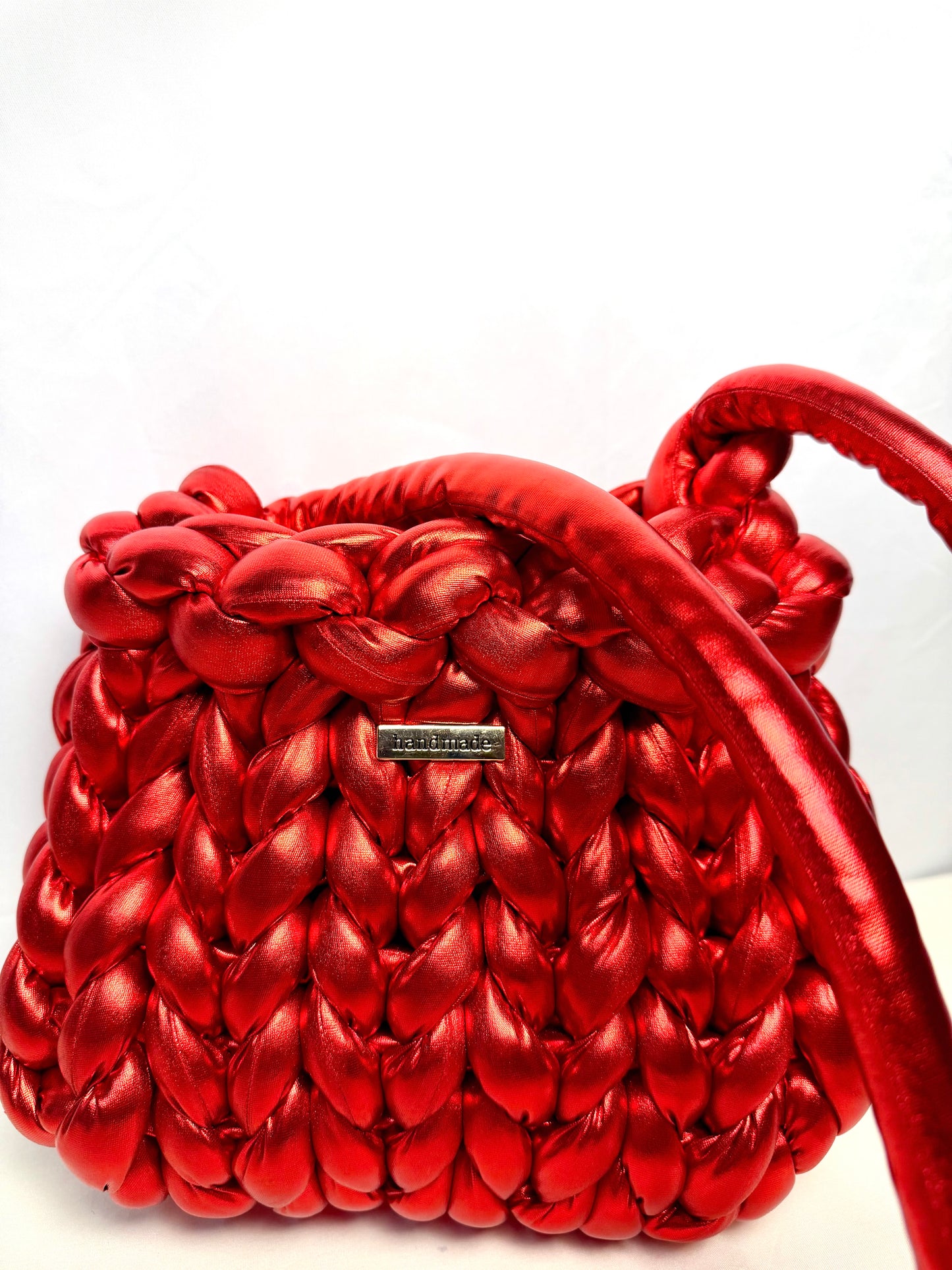 Borsa Handmade in Filato Marshmallow Rosso Metallizzato – Borsa Artigianale Intrecciata, Accessorio Unico e Morbido