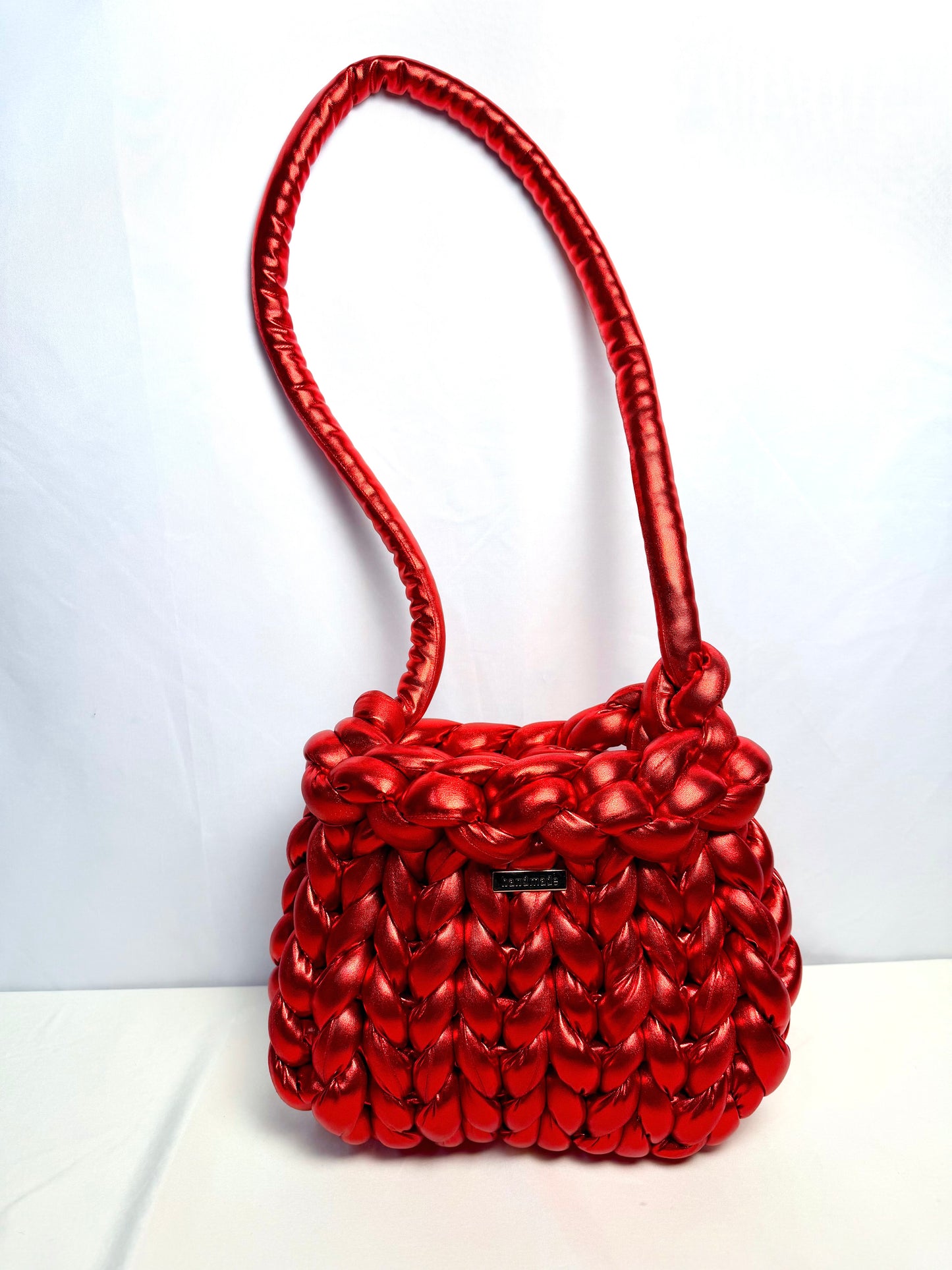 Borsa Handmade in Filato Marshmallow Rosso Metallizzato – Borsa Artigianale Intrecciata, Accessorio Unico e Morbido