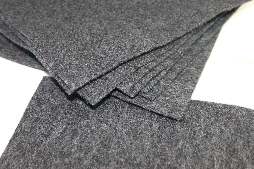 Feltro Grigio 40×40 cm – Spessore 2 mm – Alta Qualità per Progetti Creativi